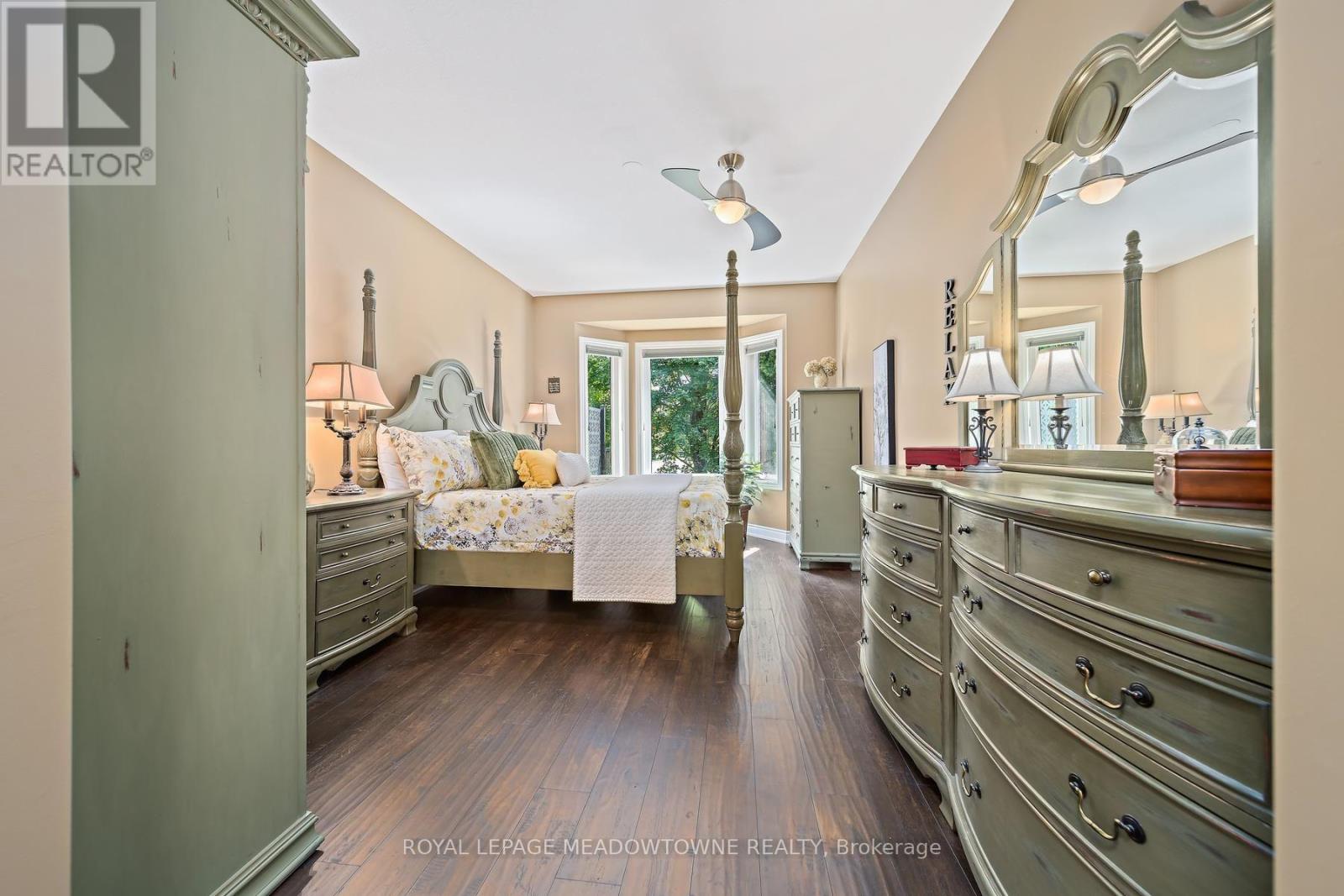 12 FAIRWAY LANE - Image 24
