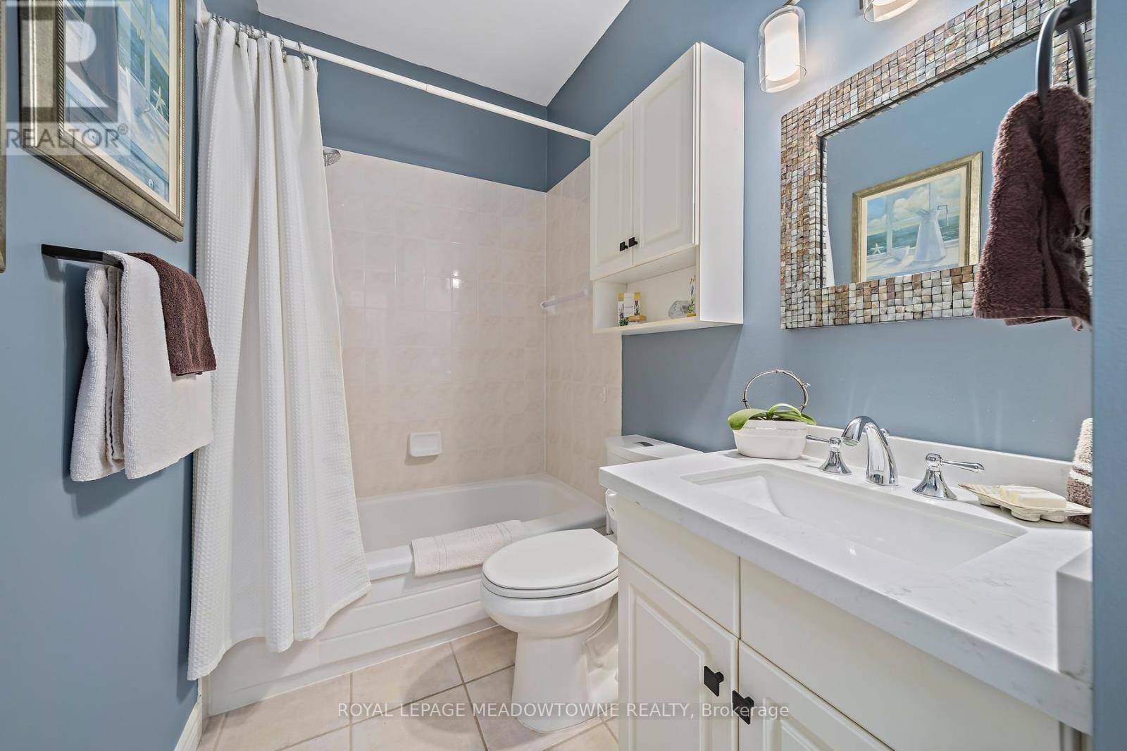 12 FAIRWAY LANE - Image 30