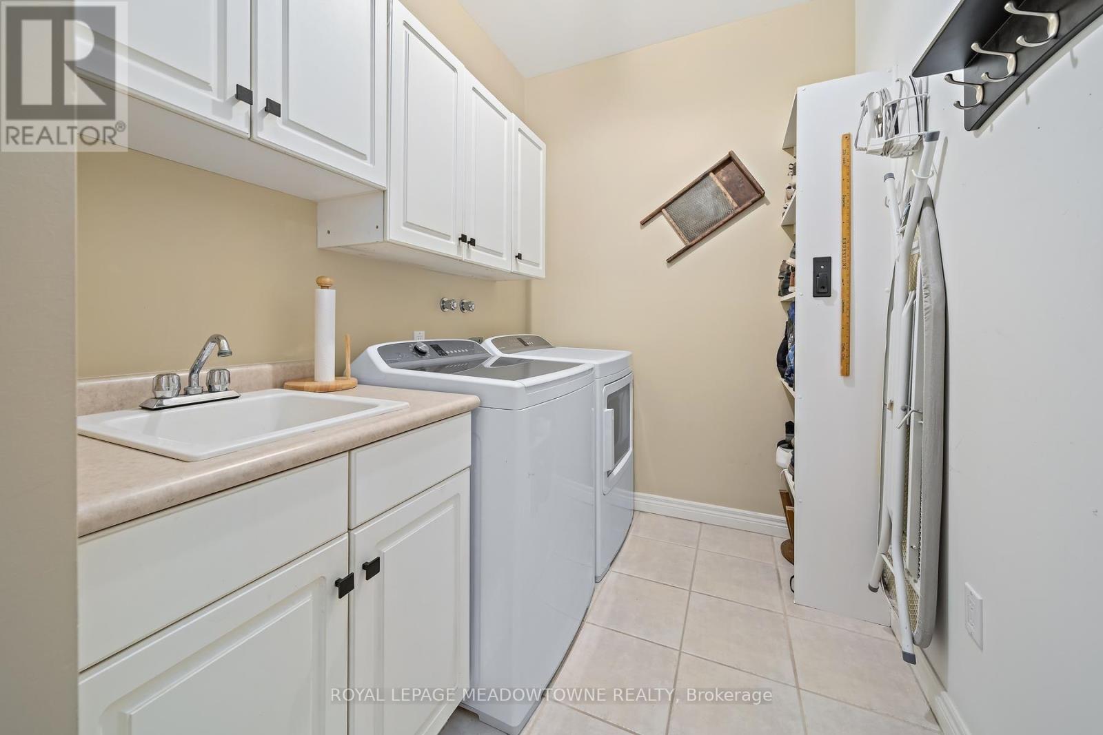 12 FAIRWAY LANE - Image 31
