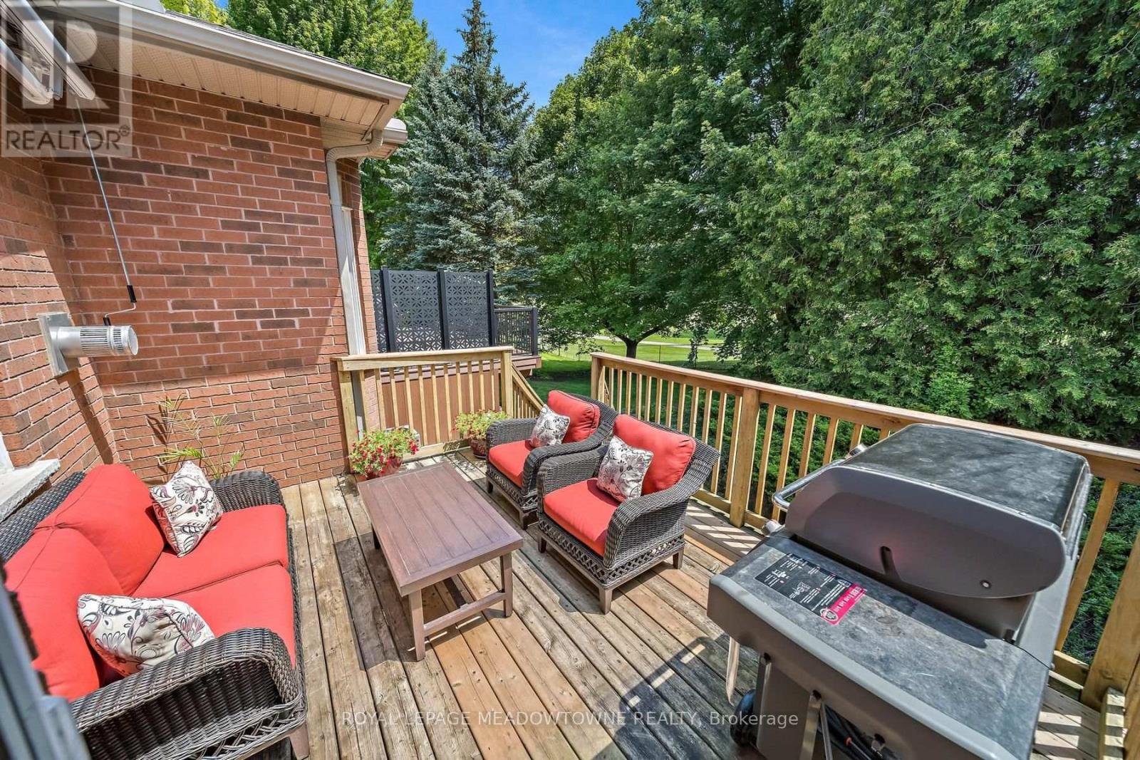 12 FAIRWAY LANE - Image 42