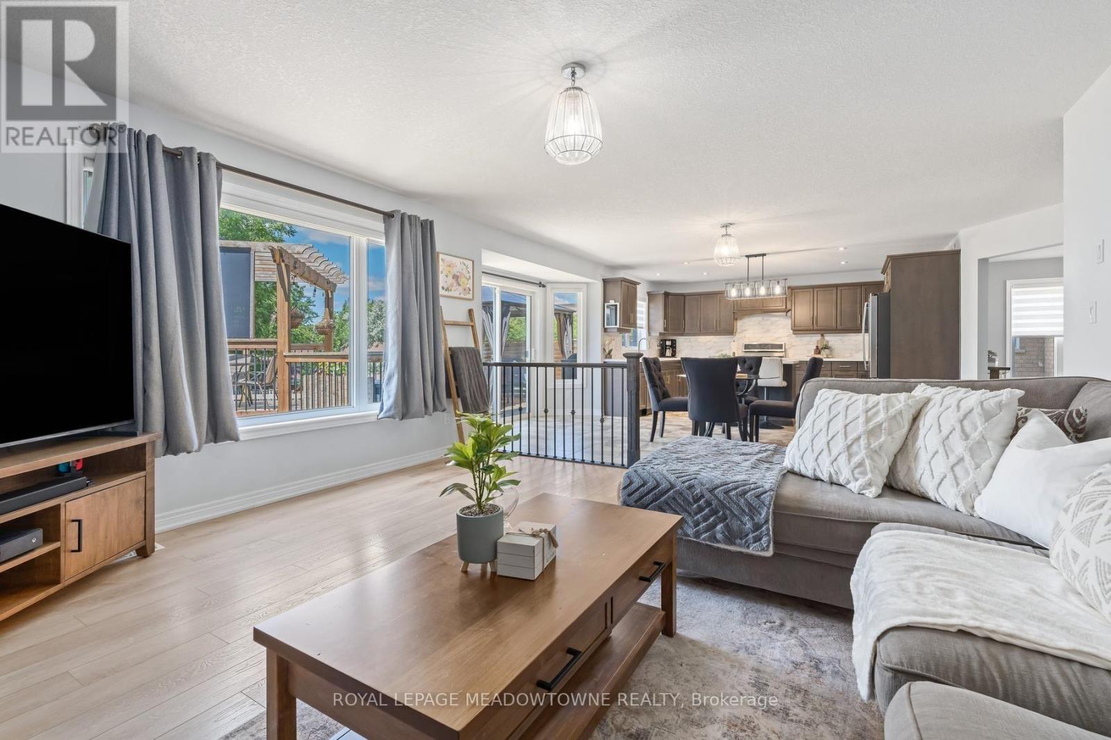 112 SCHMIDT DRIVE - 15