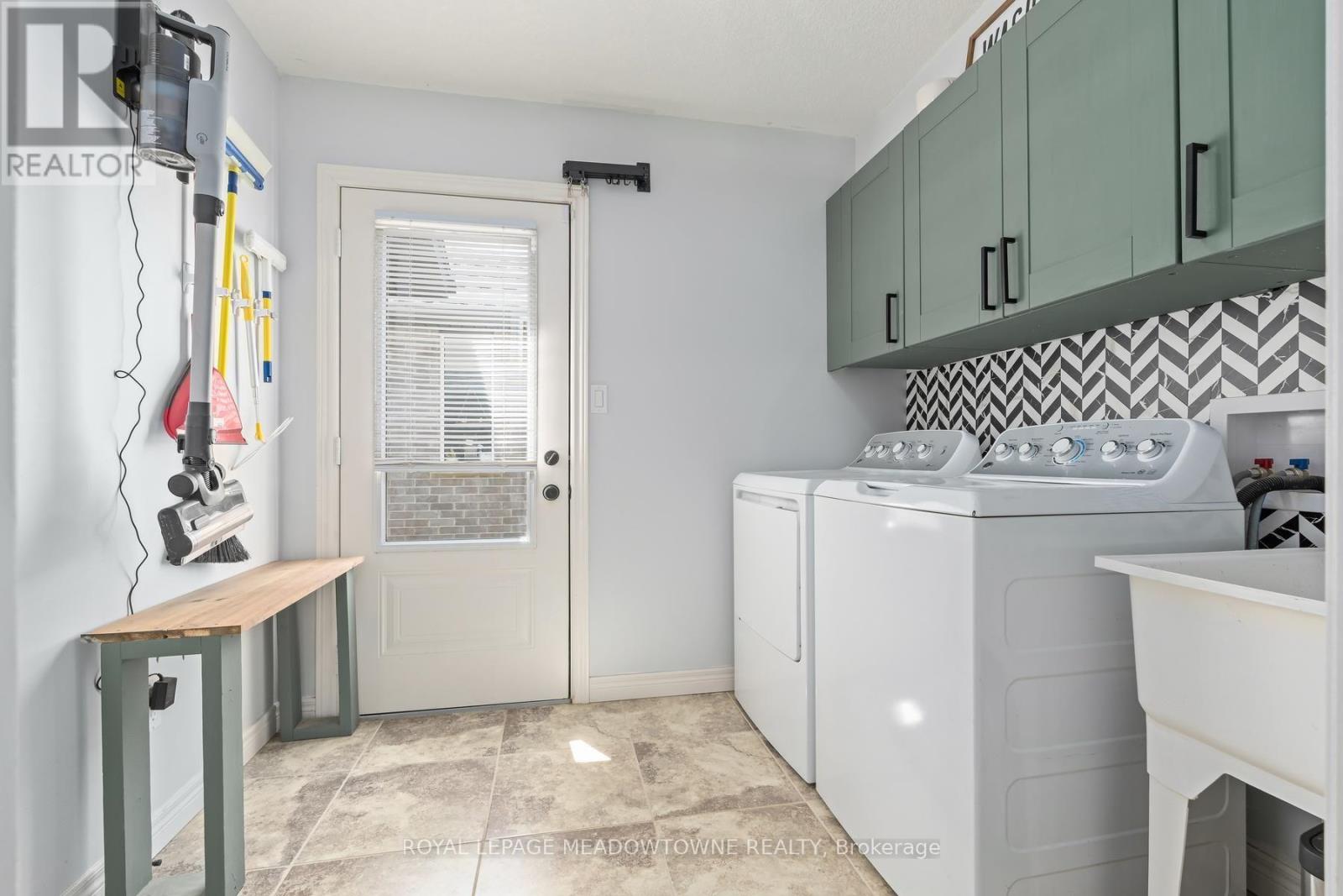112 SCHMIDT DRIVE - 23