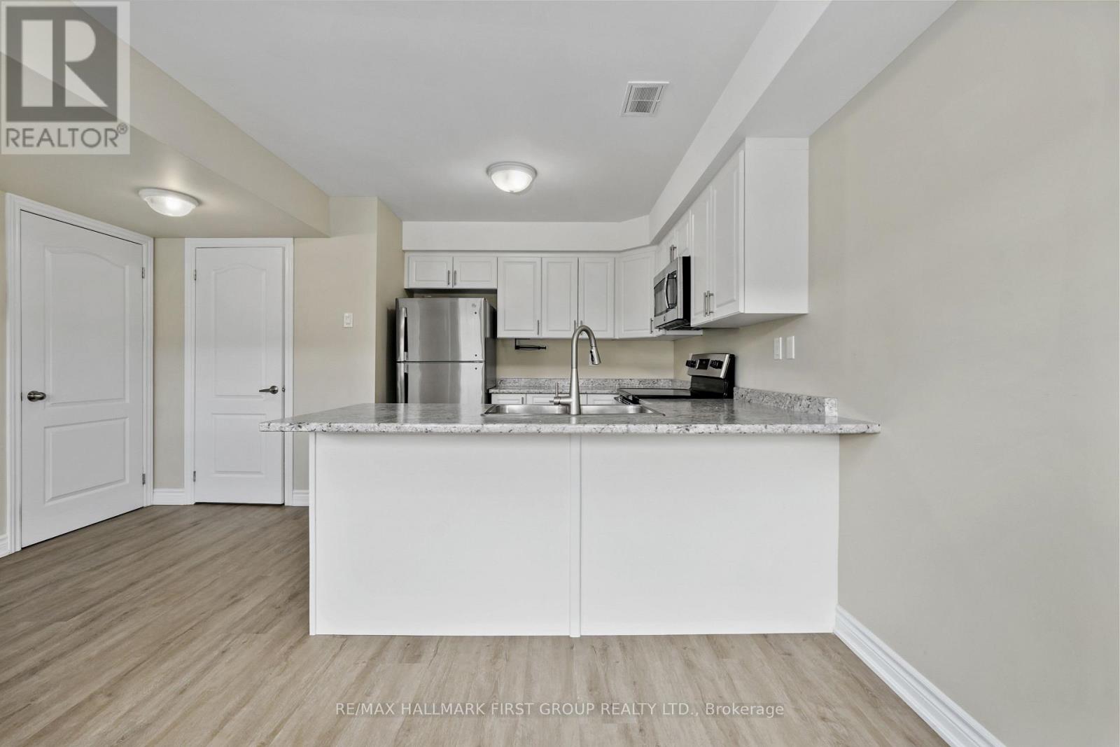 #509 470 LONSBERRY DRIVE - Image 12