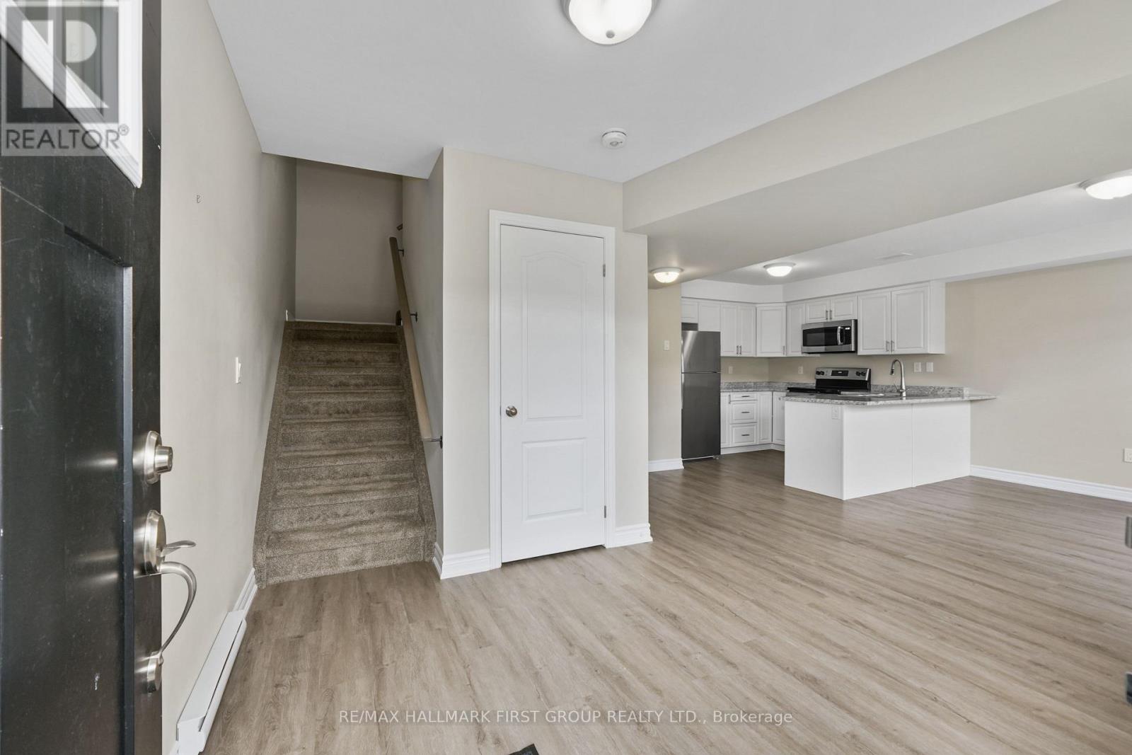 #509 470 LONSBERRY DRIVE - Image 6