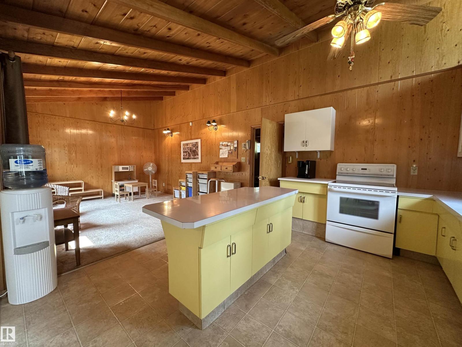 61 Lakeshore DR - Image 11