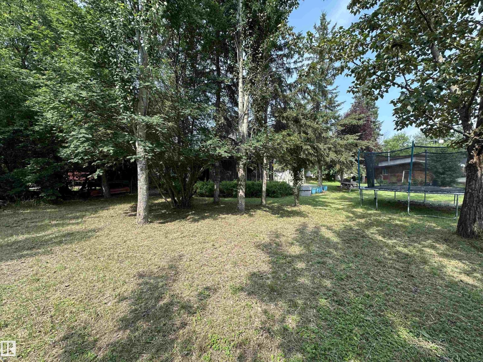 61 Lakeshore DR - 32