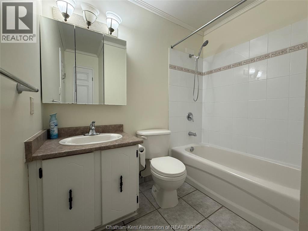#304 975 Grand AVENUE West - 14