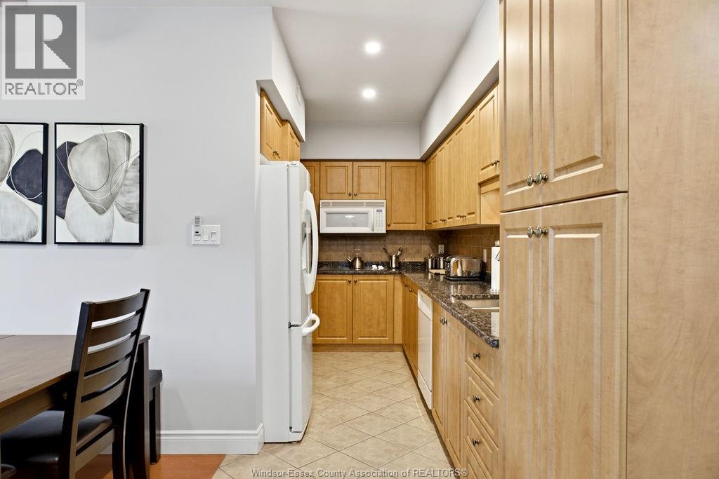 #211 200 MANNING ROAD - 14