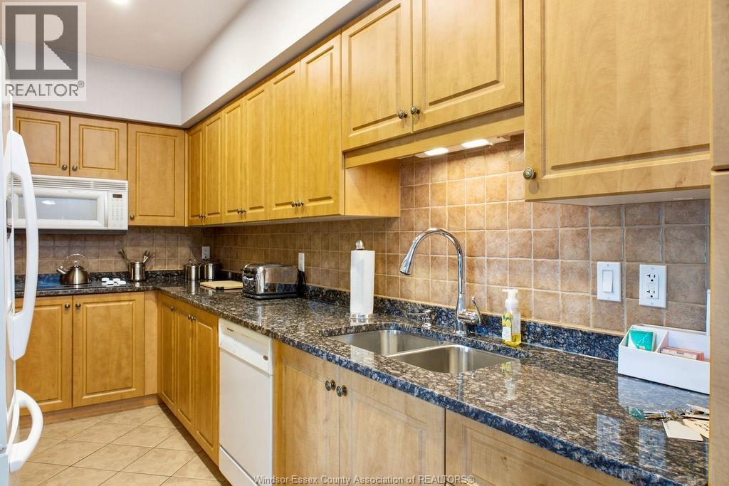 #211 200 MANNING ROAD - 15