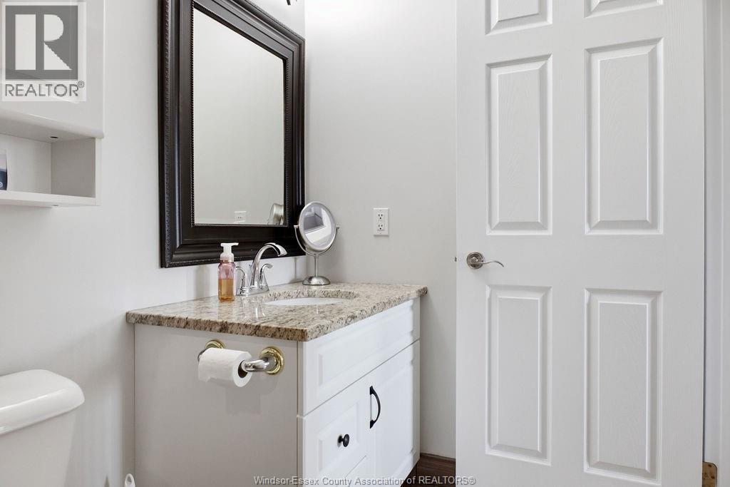 #211 200 MANNING ROAD - 23