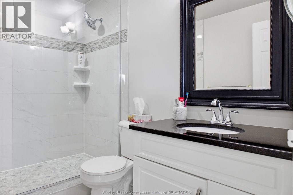 #211 200 MANNING ROAD - Image 29