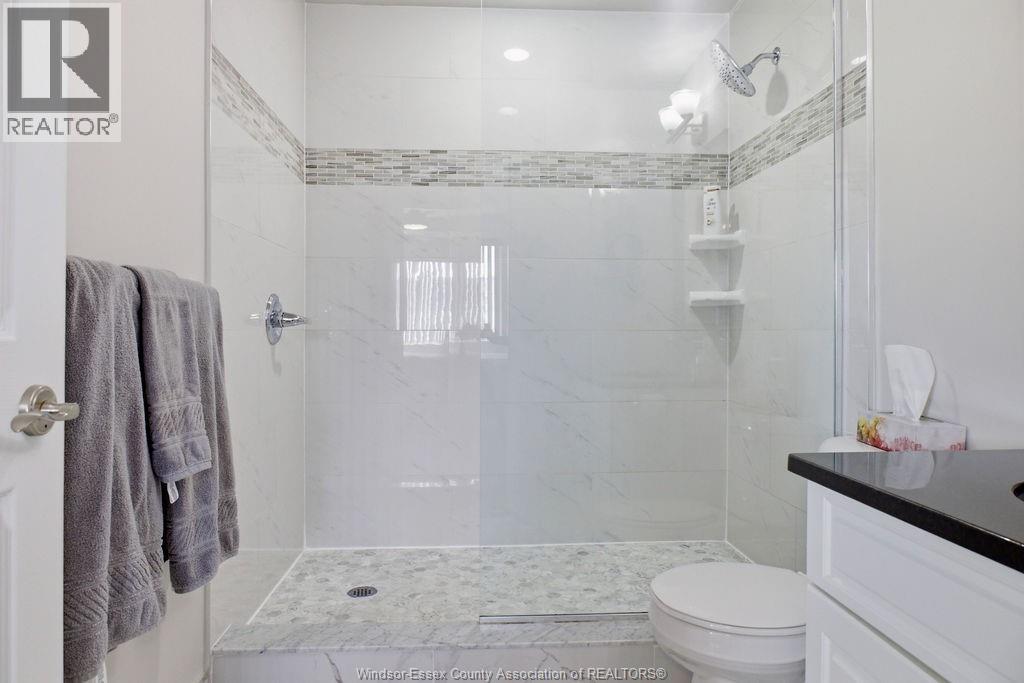 #211 200 MANNING ROAD - Image 30