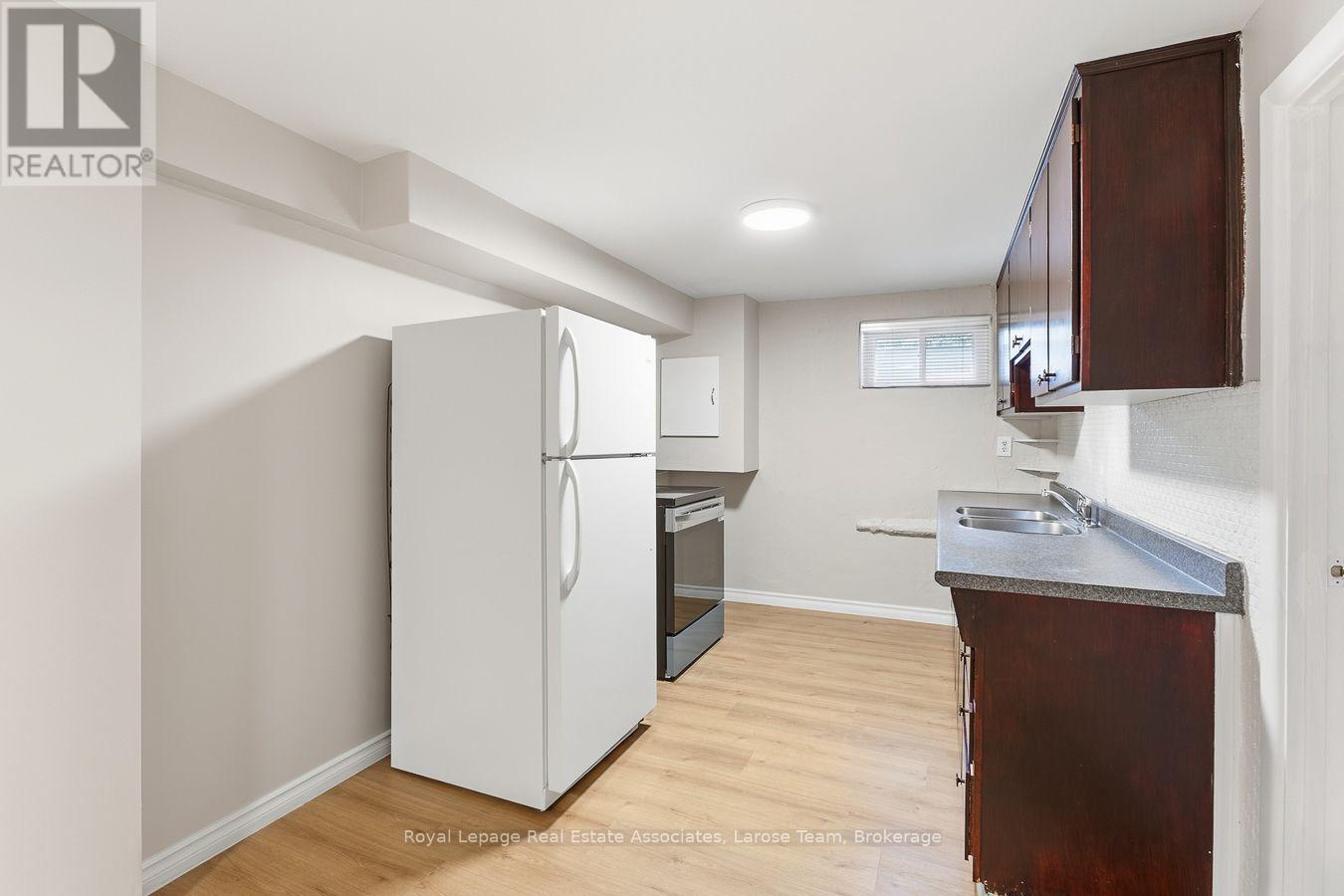 1515 THETFORD COURT - 30