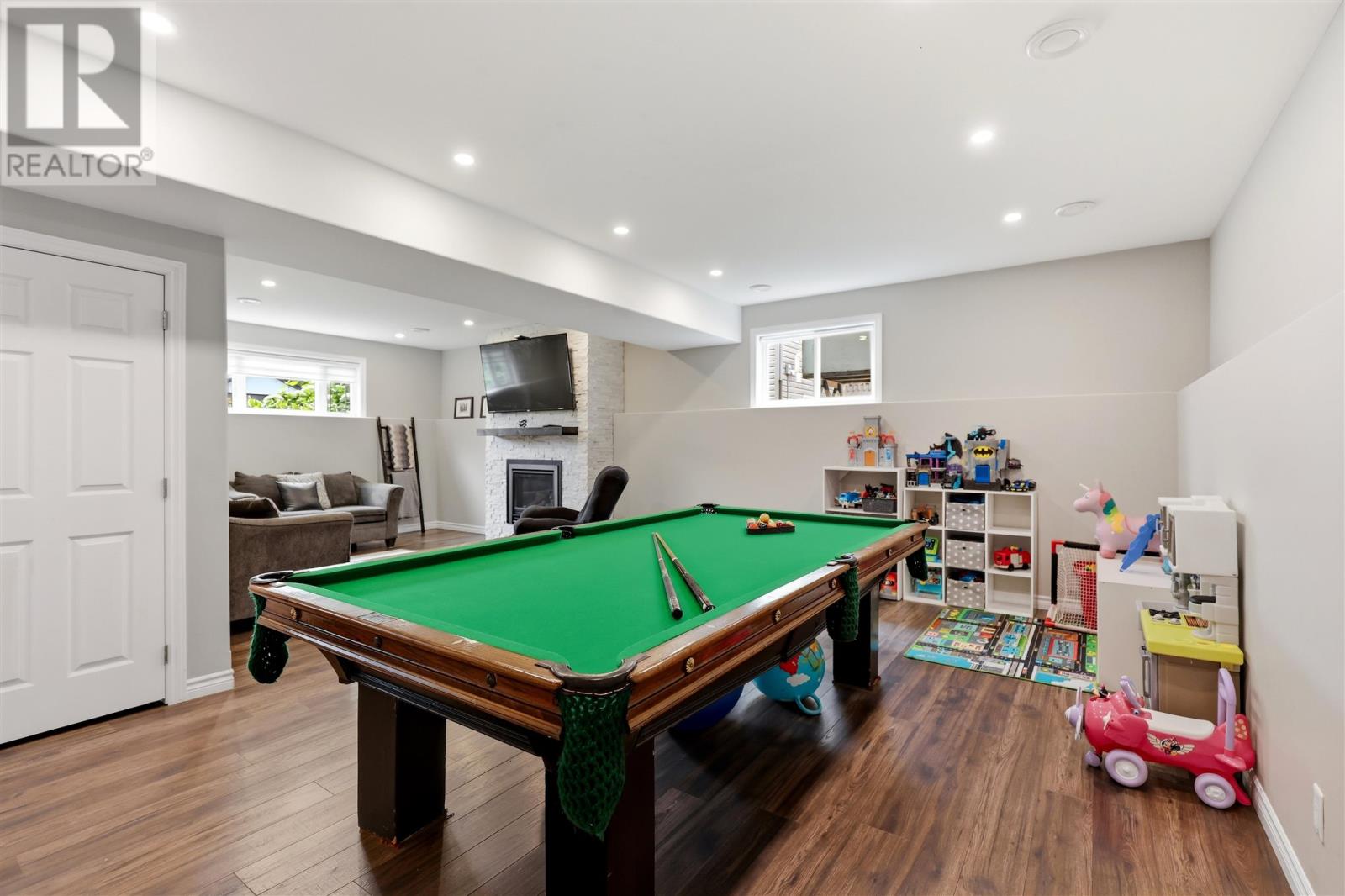 12 Sherbrook DR - Image 32