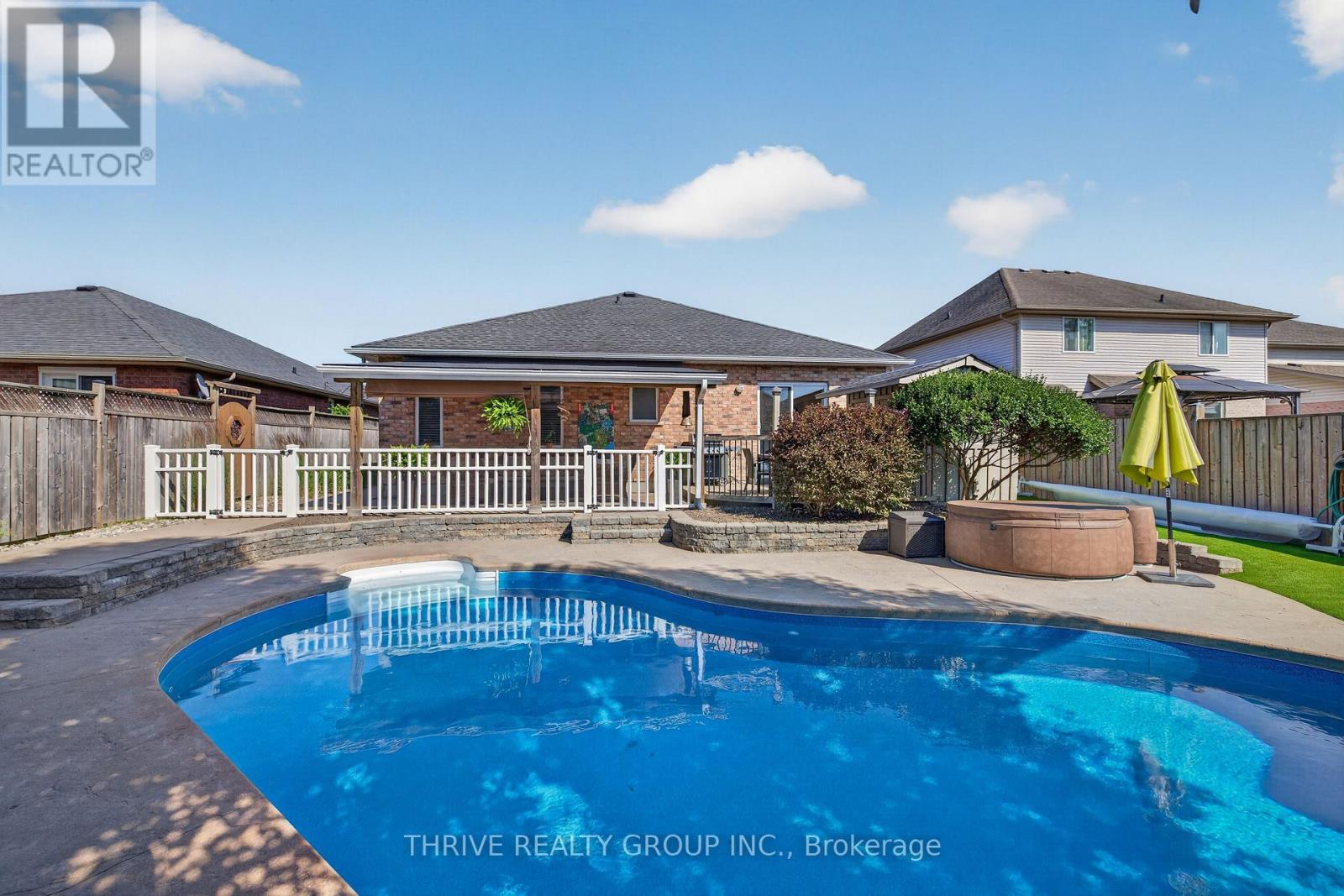 43 MAPLERIDGE CRESCENT - Image 42