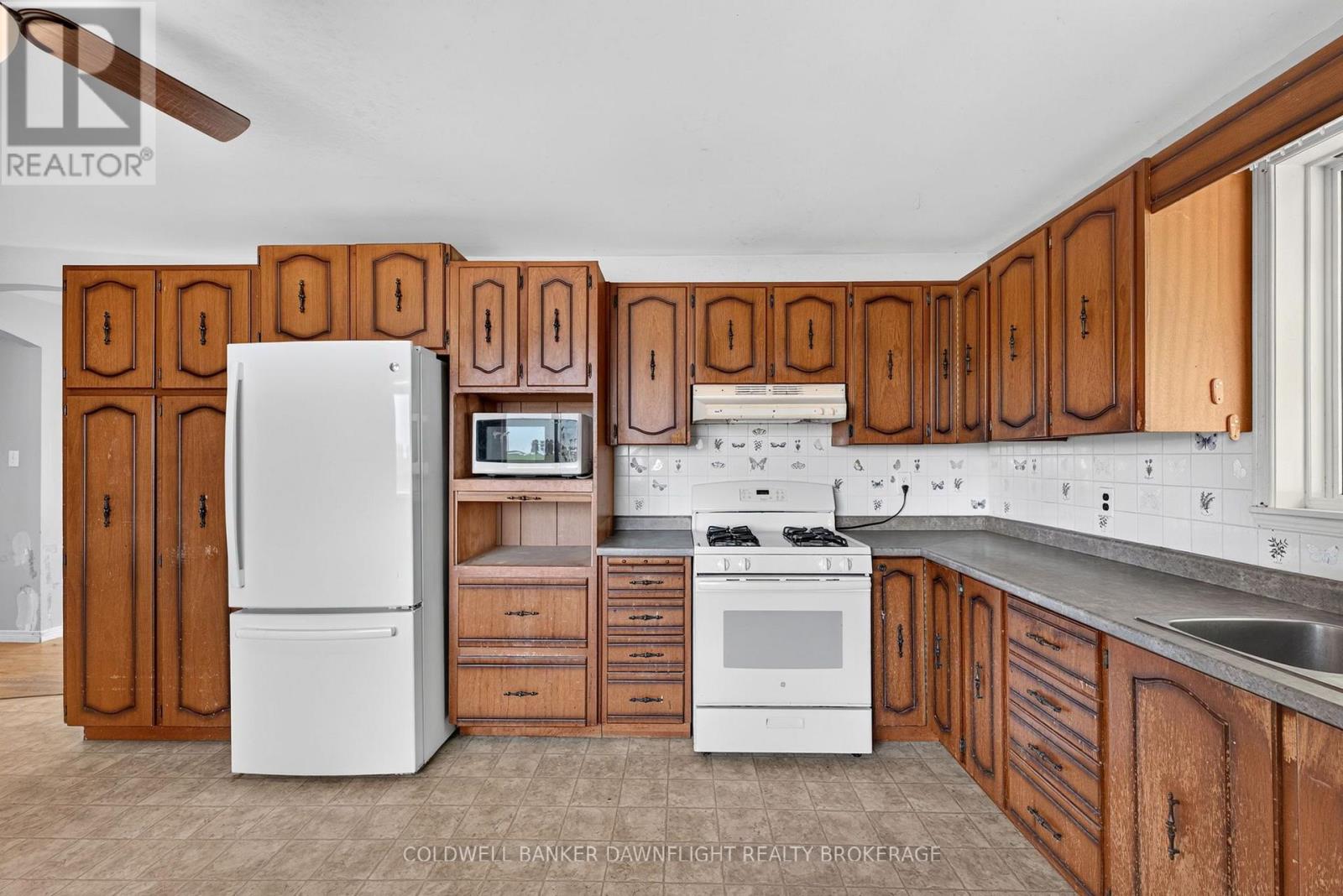 38786 B ZURICH-HENSALL ROAD - 14