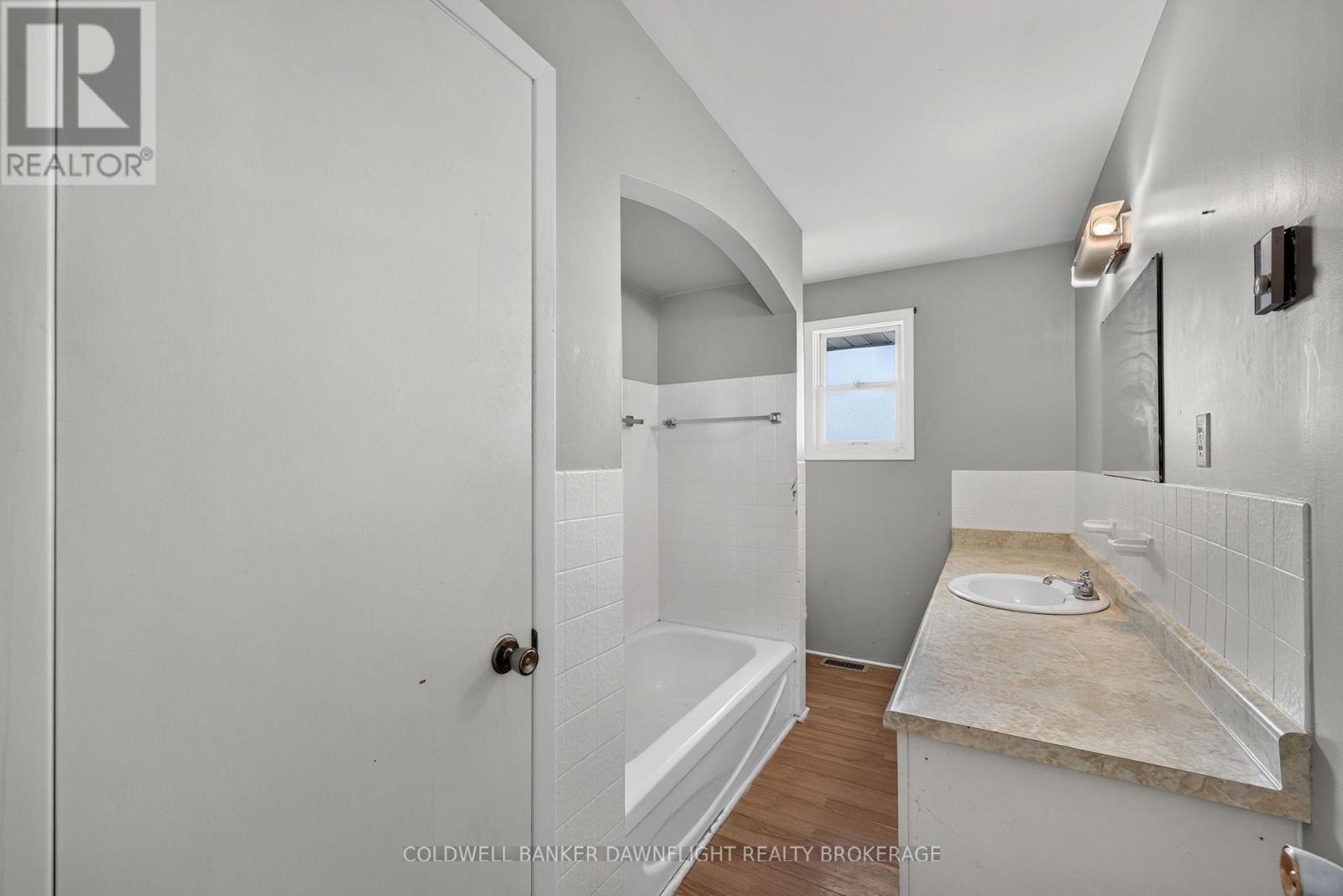 38786 B ZURICH-HENSALL ROAD - 20