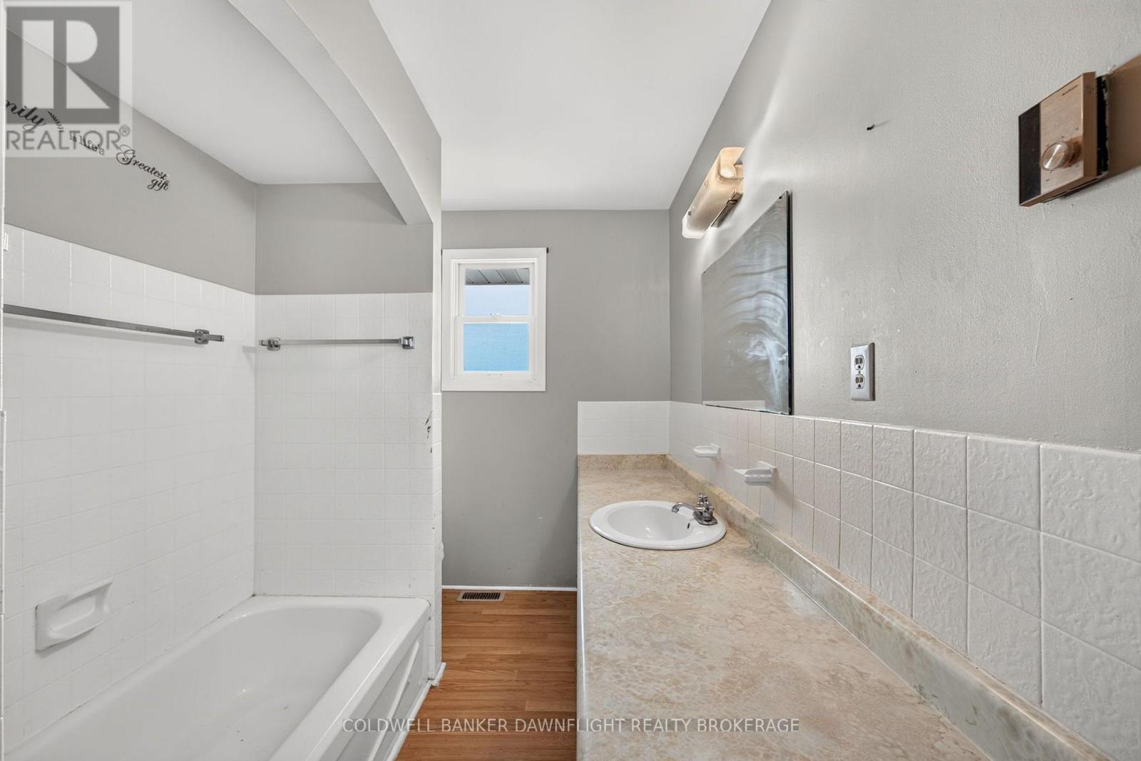 38786 B ZURICH-HENSALL ROAD - 21