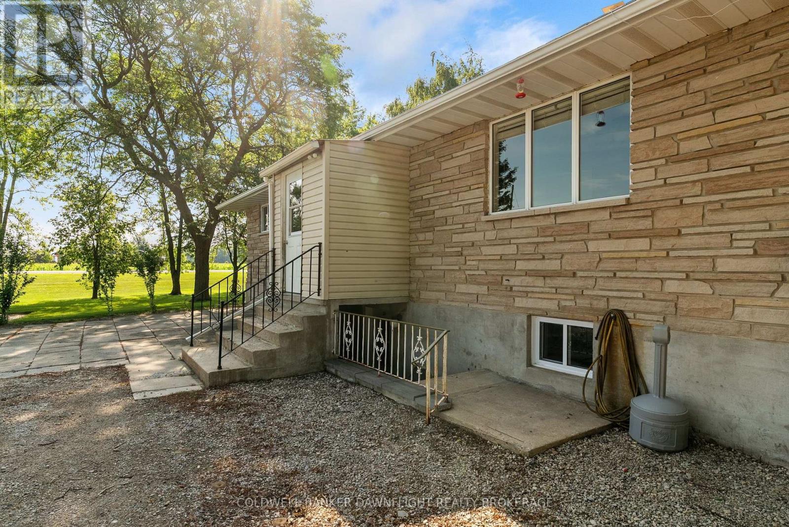 38786 B ZURICH-HENSALL ROAD - 41