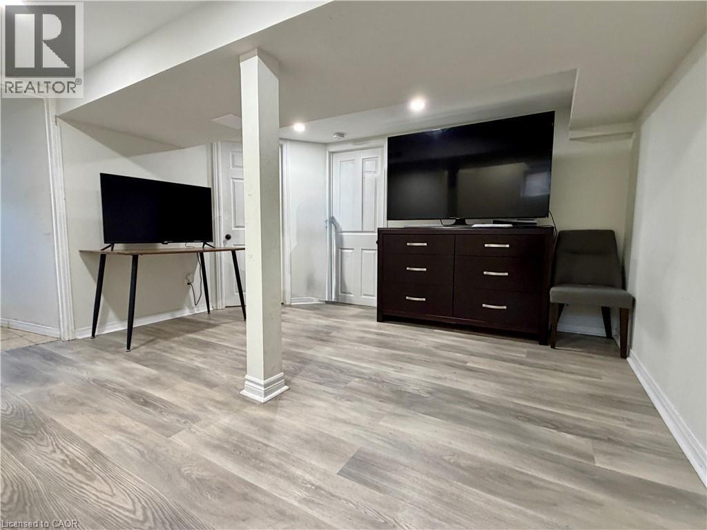 94 HOWARD Avenue - 16