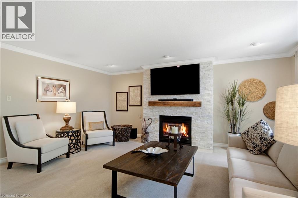1090 CROFTON Way - 12