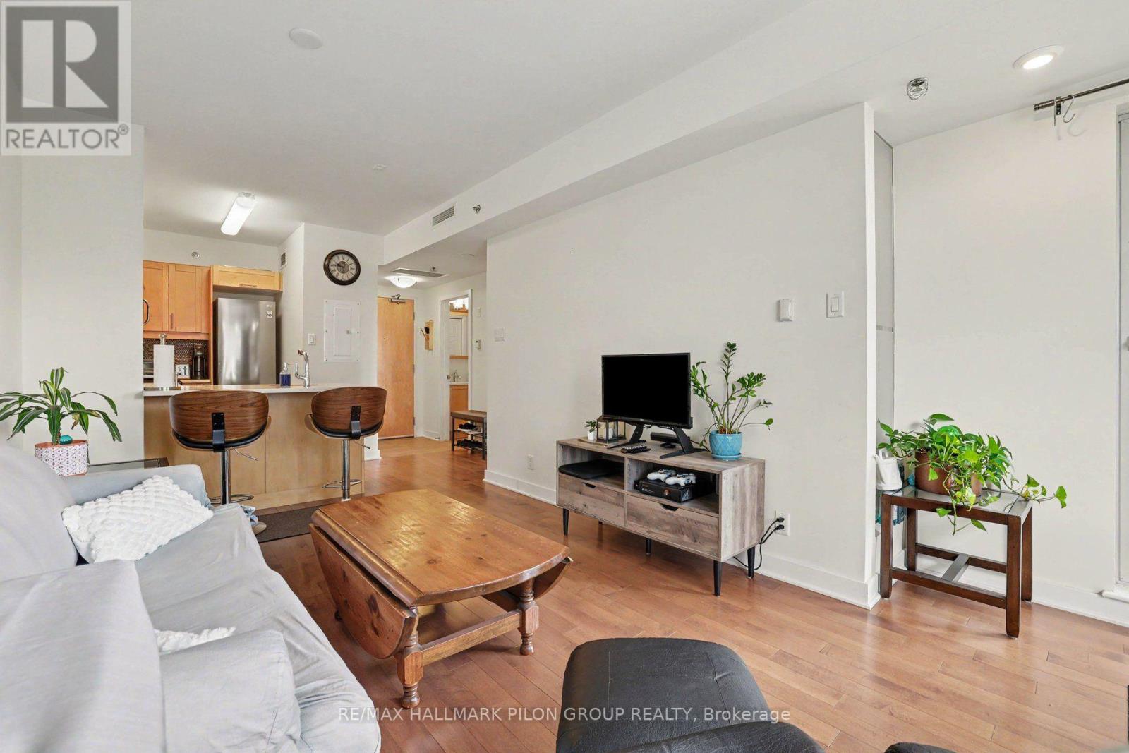 #619 300C LETT STREET - Image 8