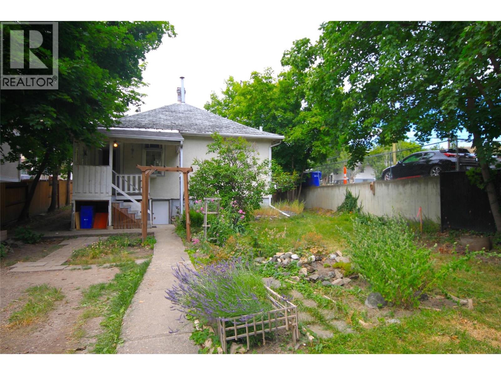 3802 32 Avenue, Vernon — photo 2