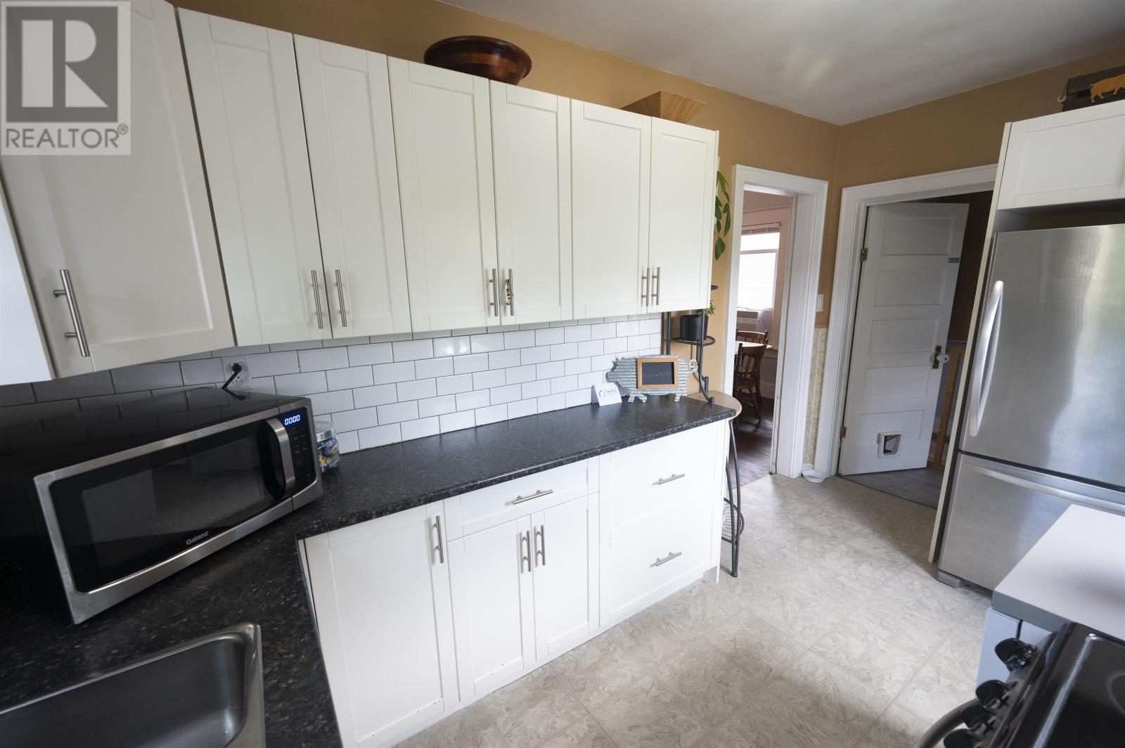 434 Queen Street - 12