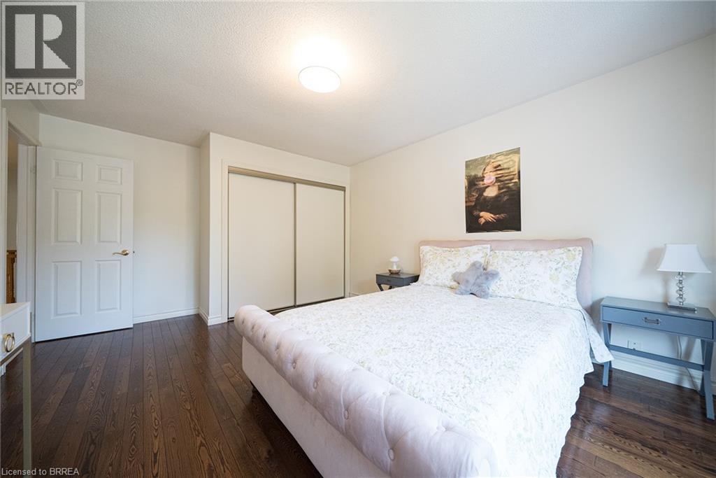42 MUIRHEAD Crescent - 33