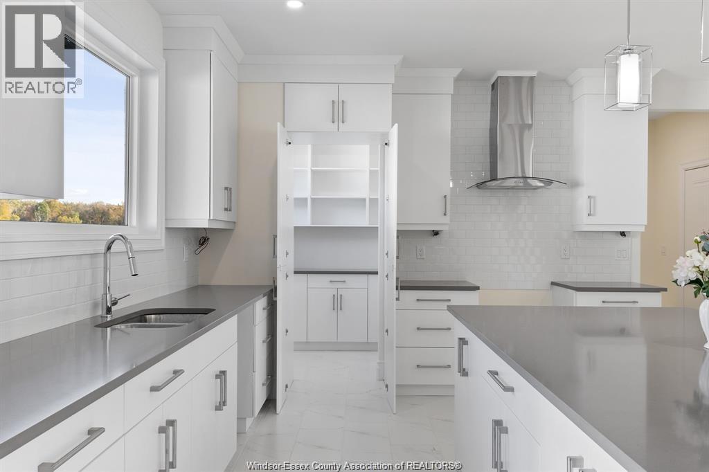 103 BAY STREET - 36