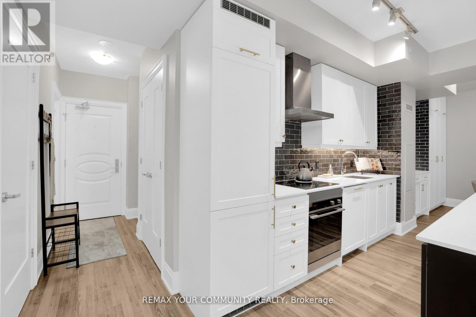 #523 9085 JANE STREET - 2