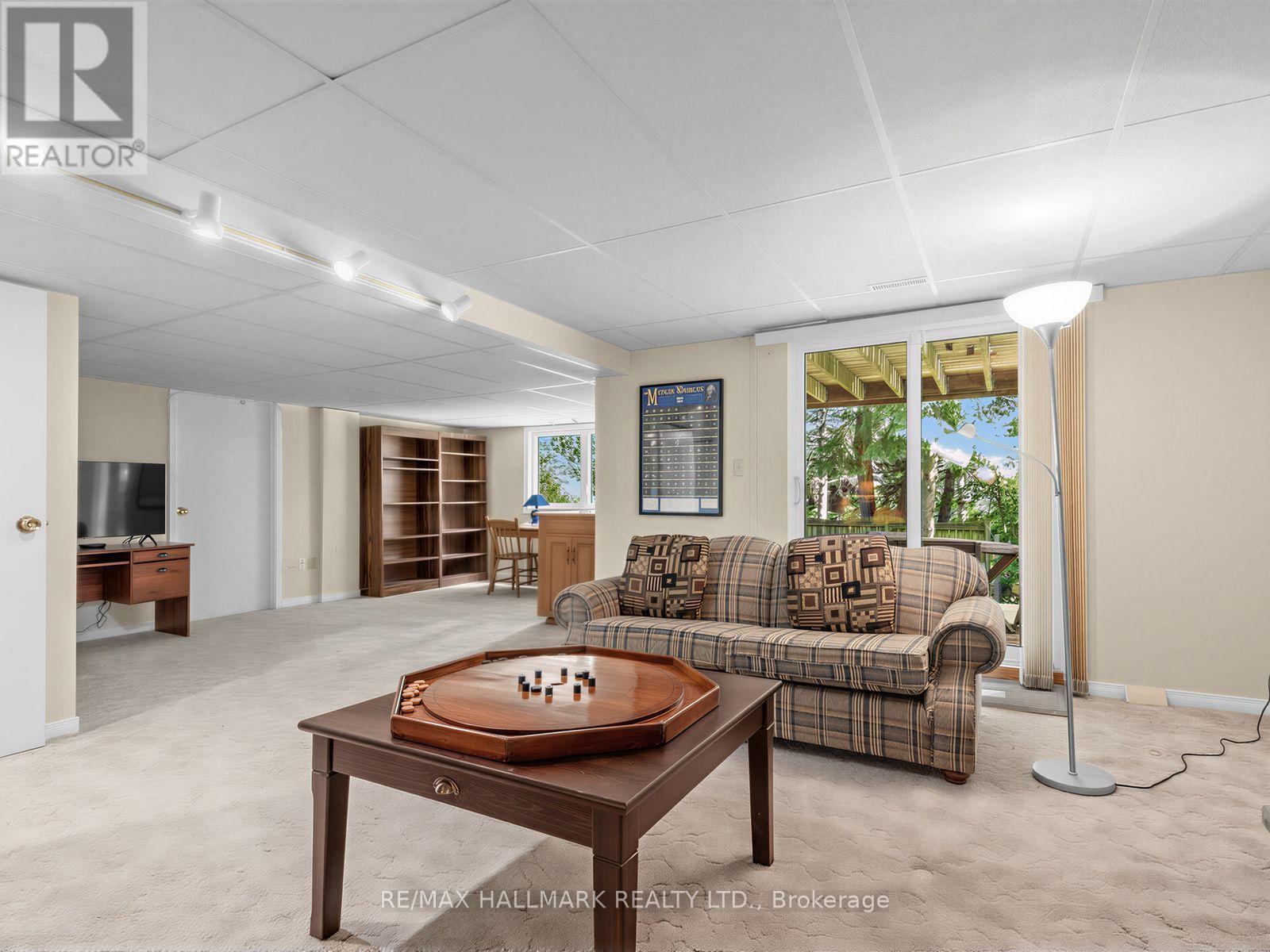 185 AURORA HEIGHTS DRIVE - Image 32