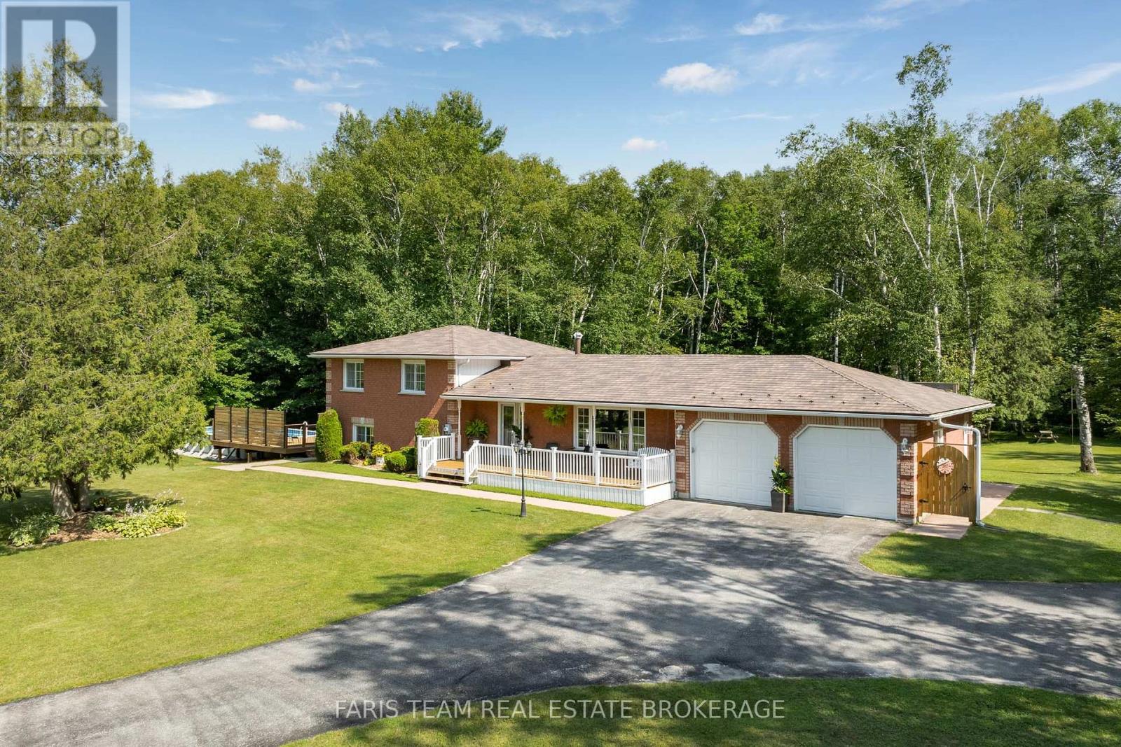1765 FLOS ROAD 4 W - 1
