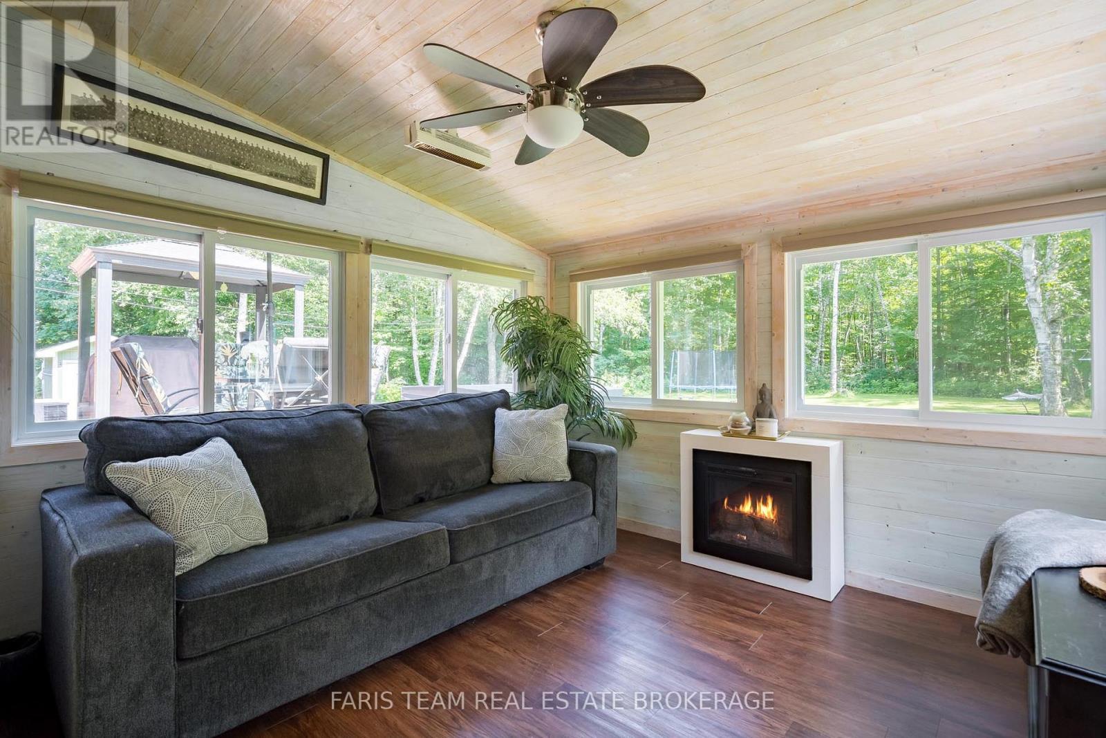 1765 FLOS ROAD 4 W - Image 15