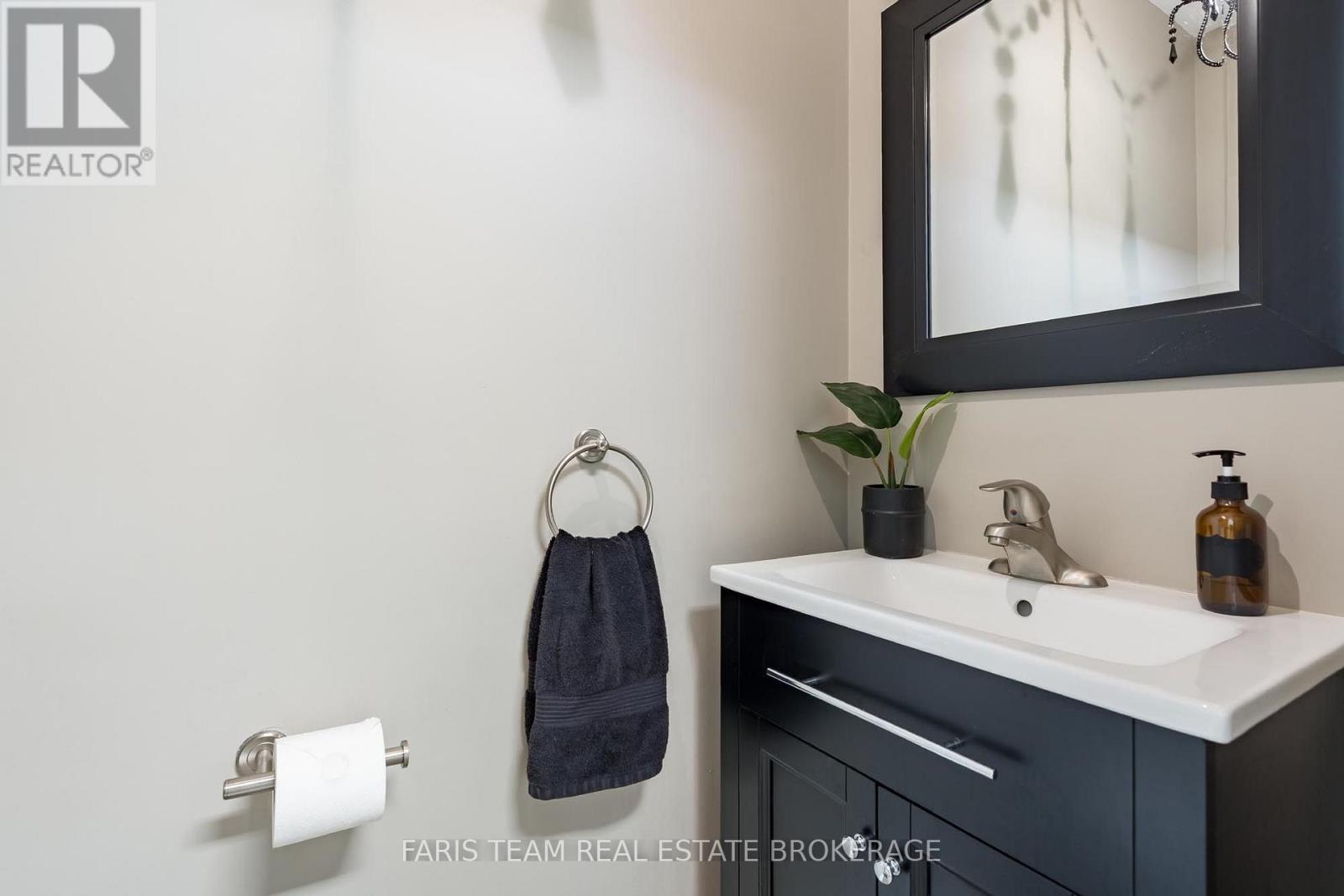 1765 FLOS ROAD 4 W - Image 17