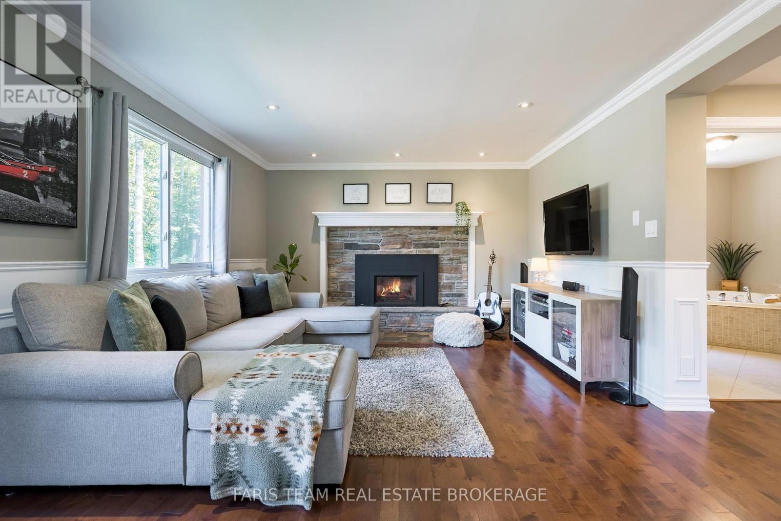 1765 FLOS ROAD 4 W - Image 31