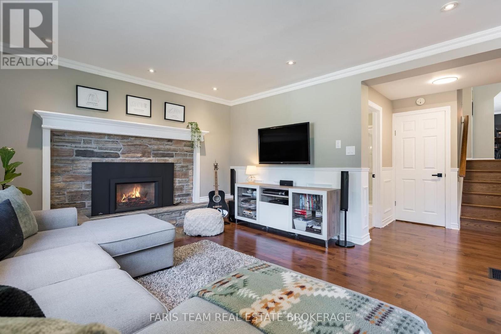 1765 FLOS ROAD 4 W - Image 32