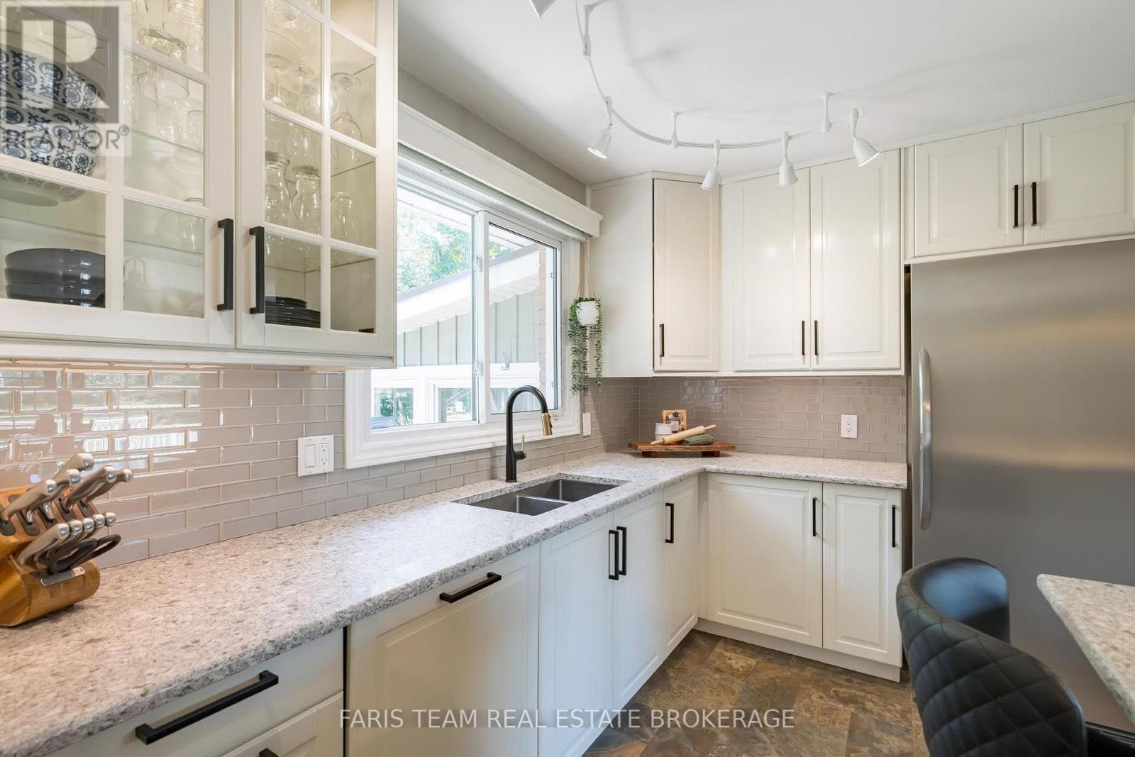 1765 FLOS ROAD 4 W - Image 8