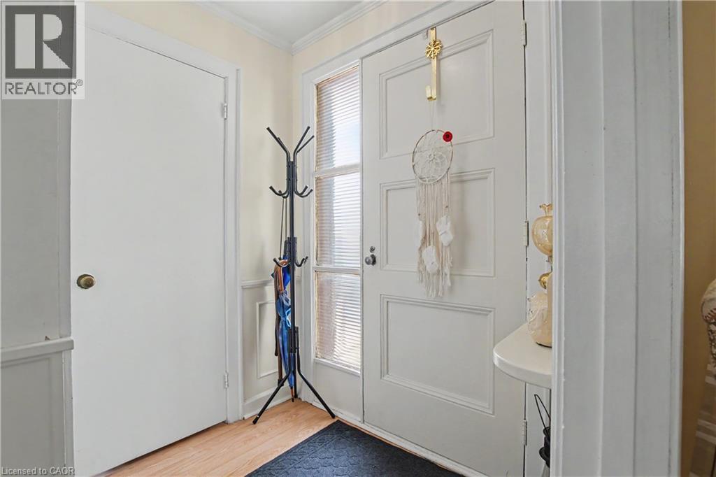 39 HENRY Street - 3