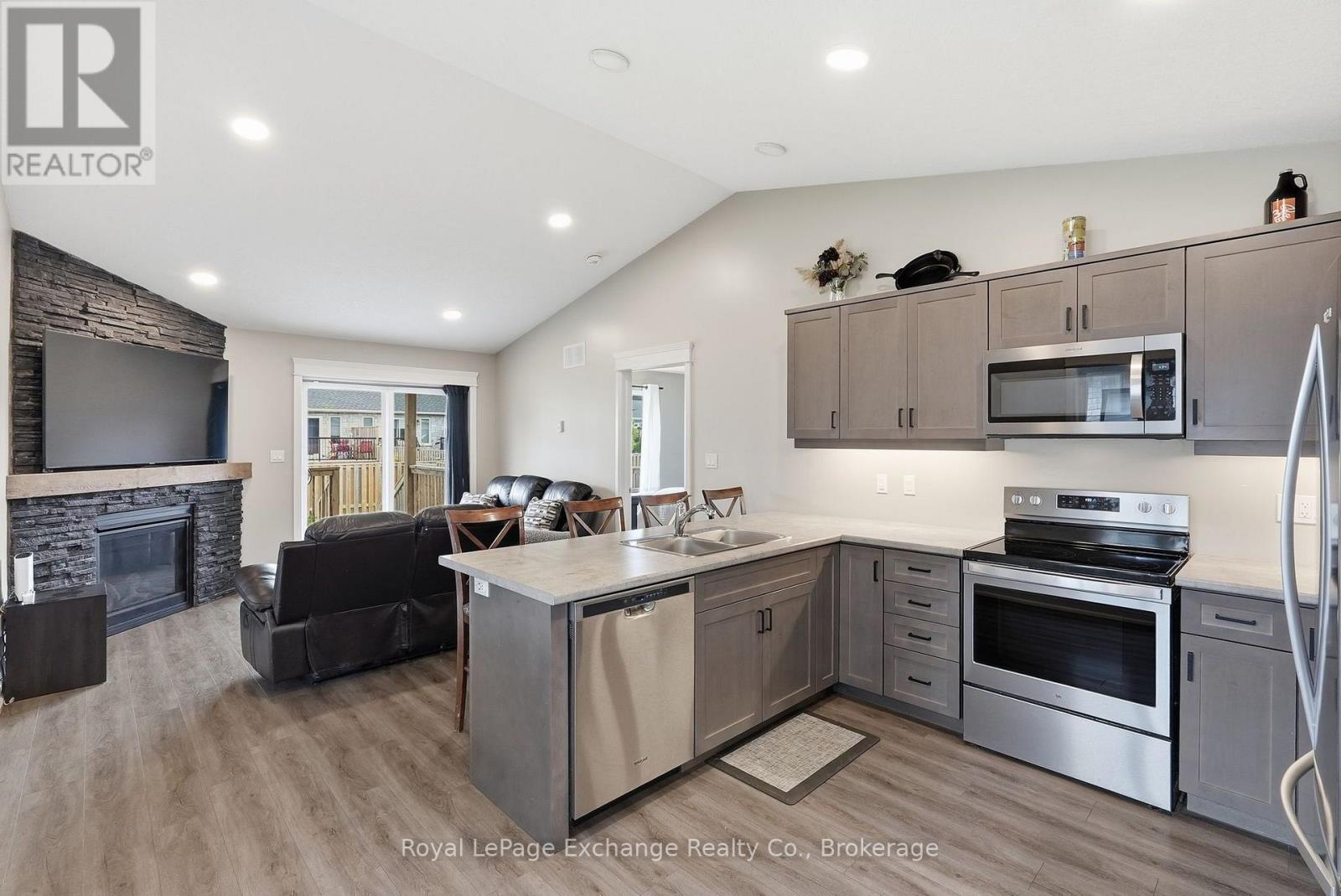 241 ECCLES AVENUE - Image 11
