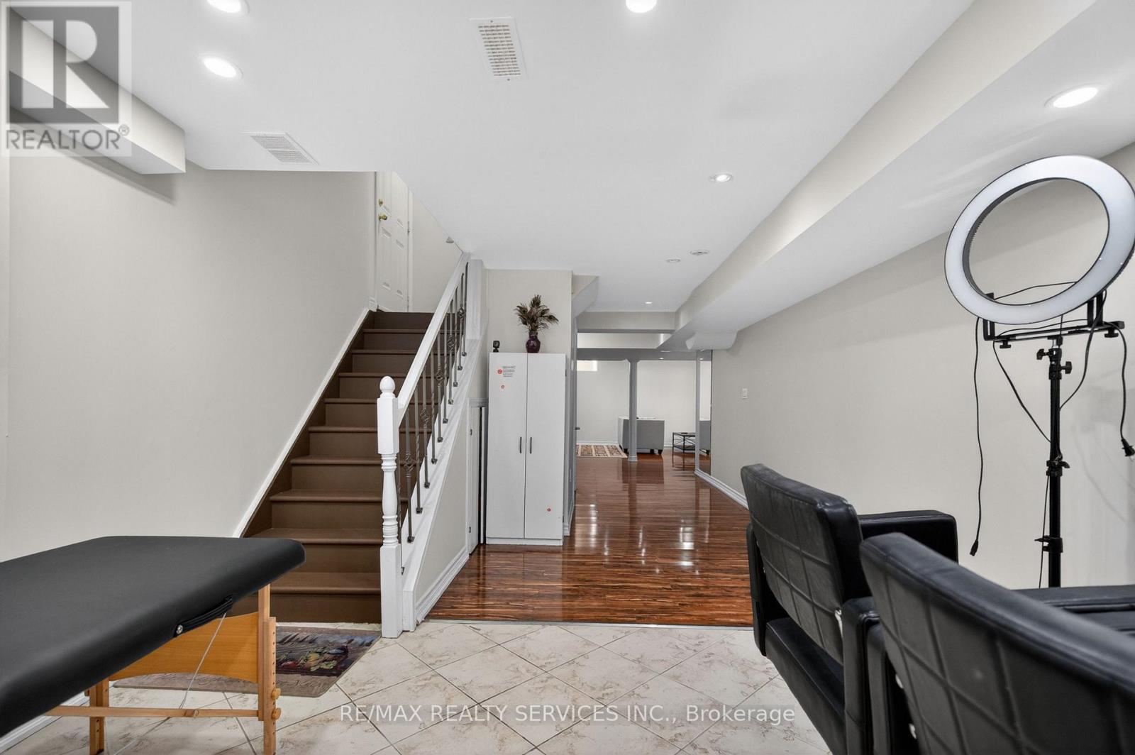 58 QUAILVALLEY DRIVE - 41