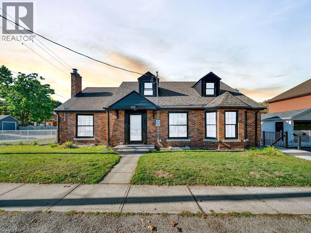 Photo of 860 VINE Street