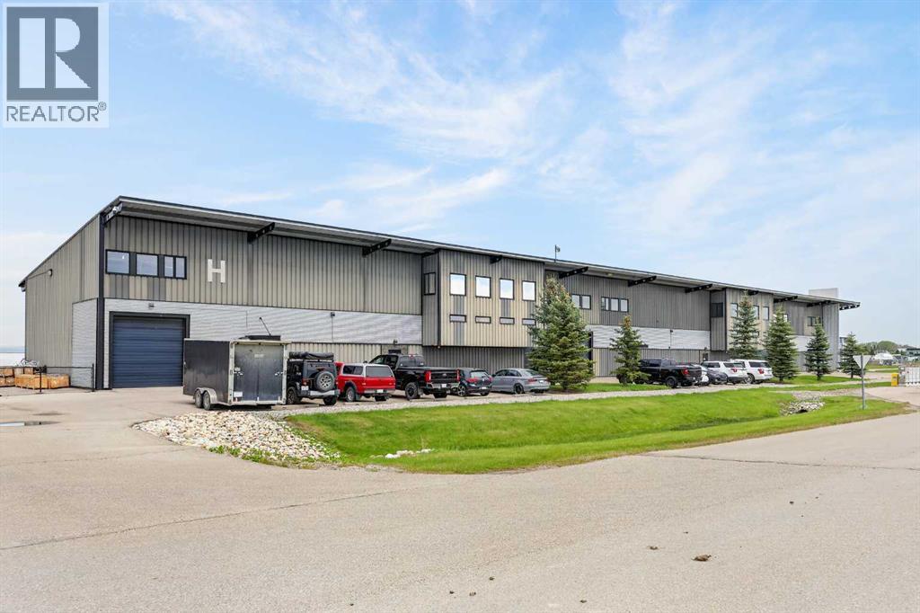 H3, 624 De Havilland Way