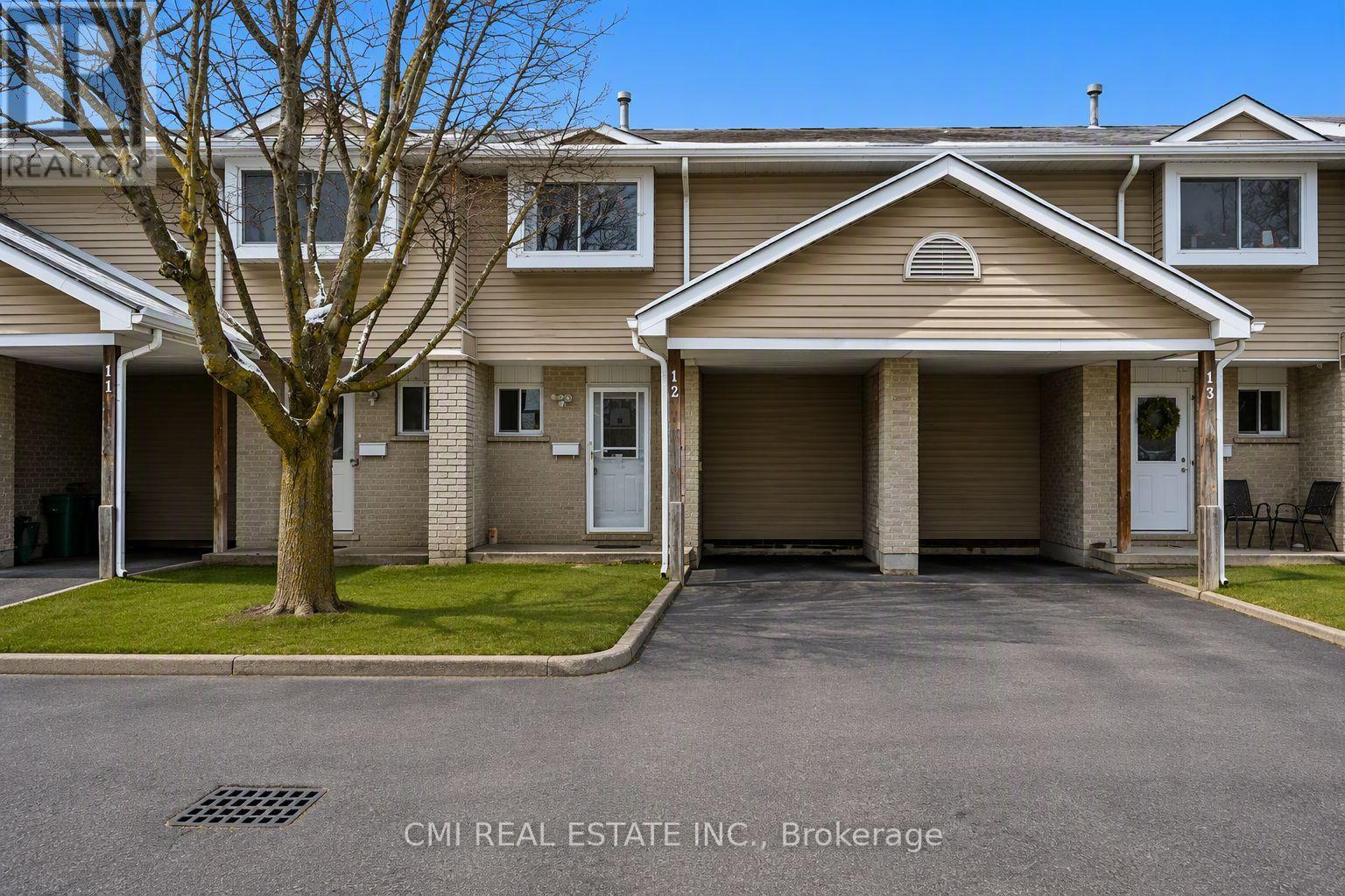 #12 125 SEKURA CRESCENT - 1
