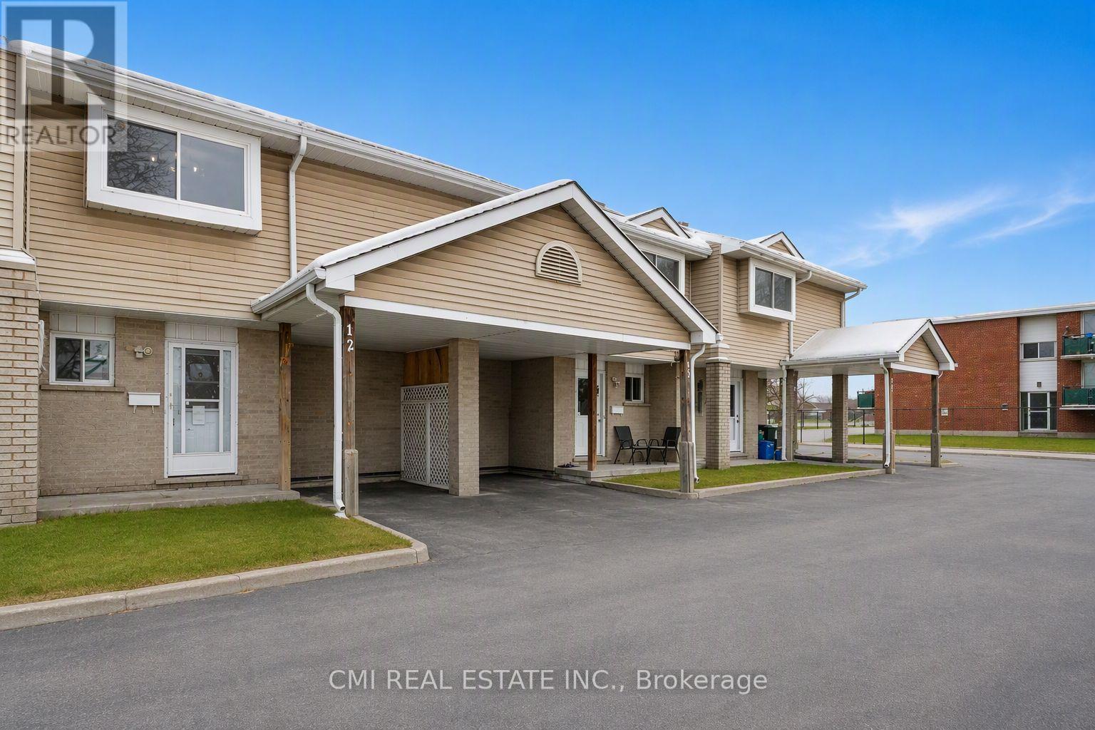 #12 125 SEKURA CRESCENT - 3
