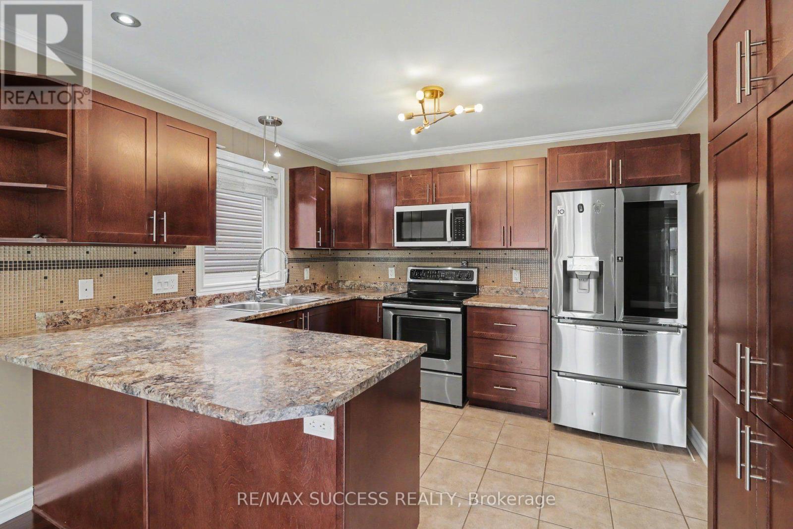 257 MICA CRESCENT - 12