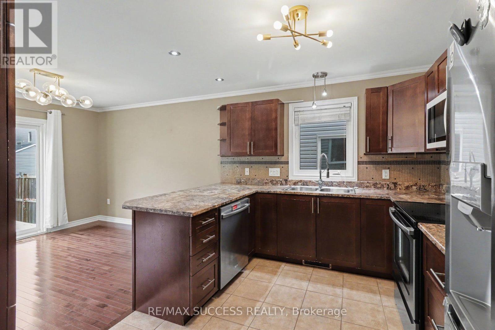 257 MICA CRESCENT - 14