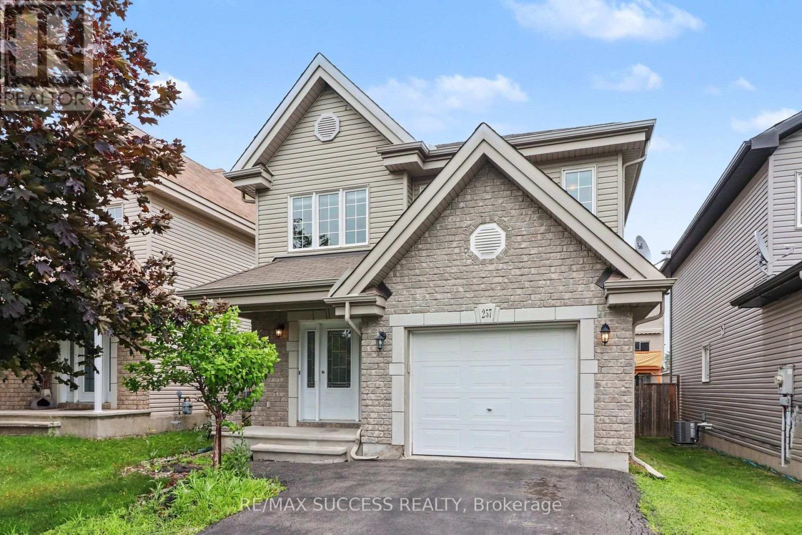 257 MICA CRESCENT - 4