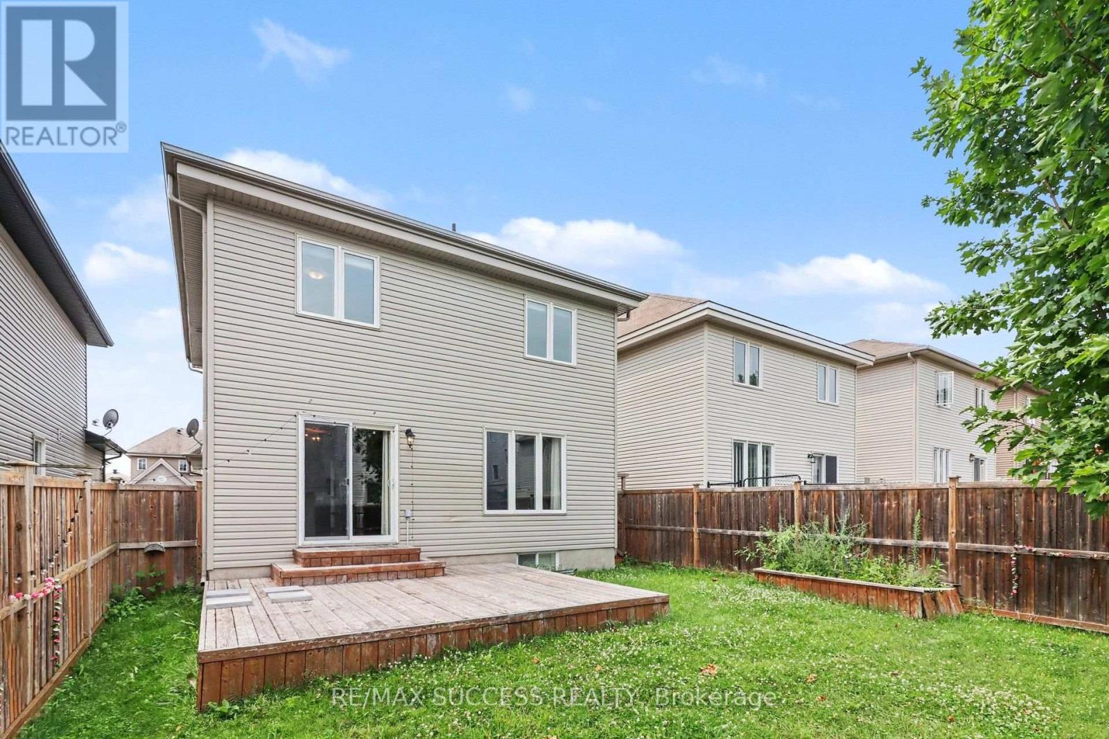 257 MICA CRESCENT - 40