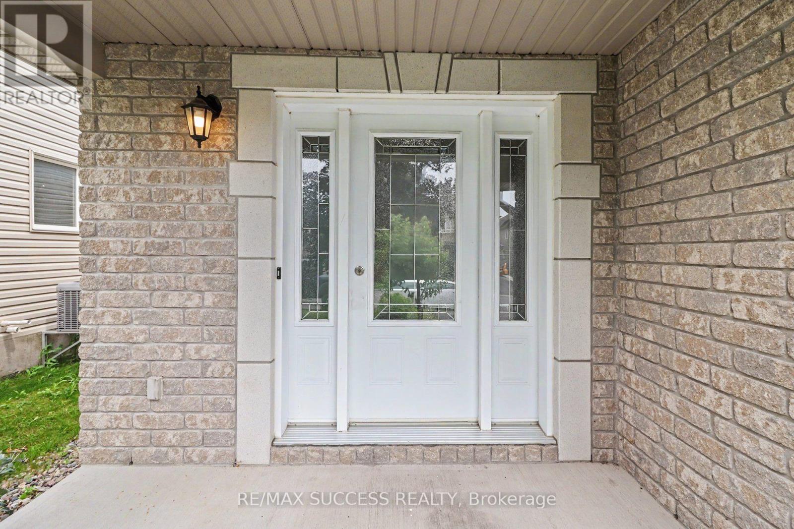 257 MICA CRESCENT - 5